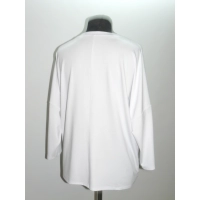 Elegancka bluzka zdobiona gęstą koronką i brokatem - biała